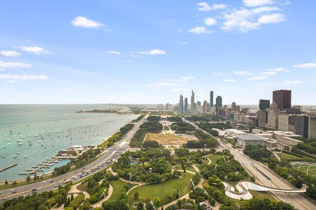 Building Photo - True Luxury Living_2b2b Condo at 340 On The Park