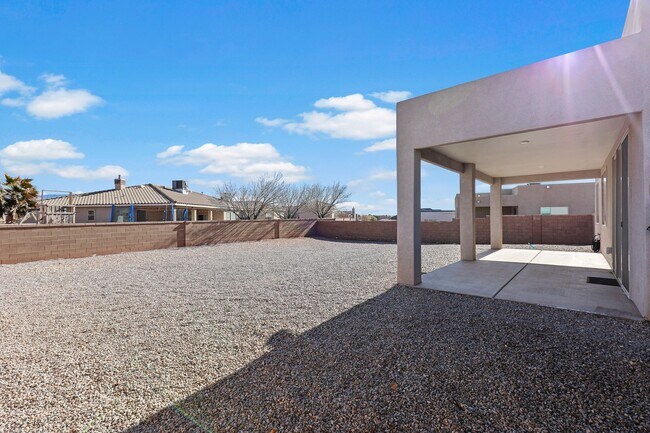Building Photo - Newer Construction Home located in Mesa Village
