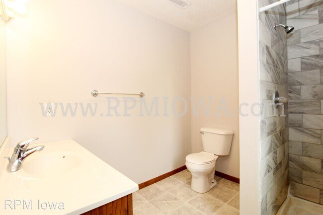 Building Photo - 9309 Sandler Dr