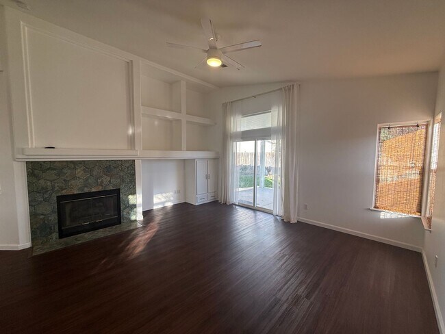 Building Photo - Spacious 4-Bedroom Corner Home MOVE IN SPECIAL