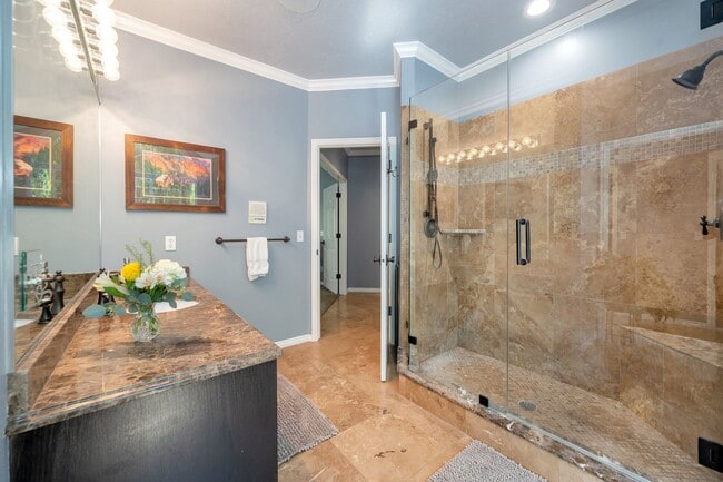 Building Photo - Immaculate Home for rent in gated cul-de-sac!