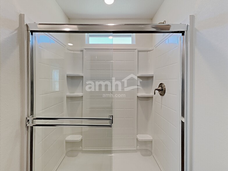 Building Photo - 5884 Petronius St
