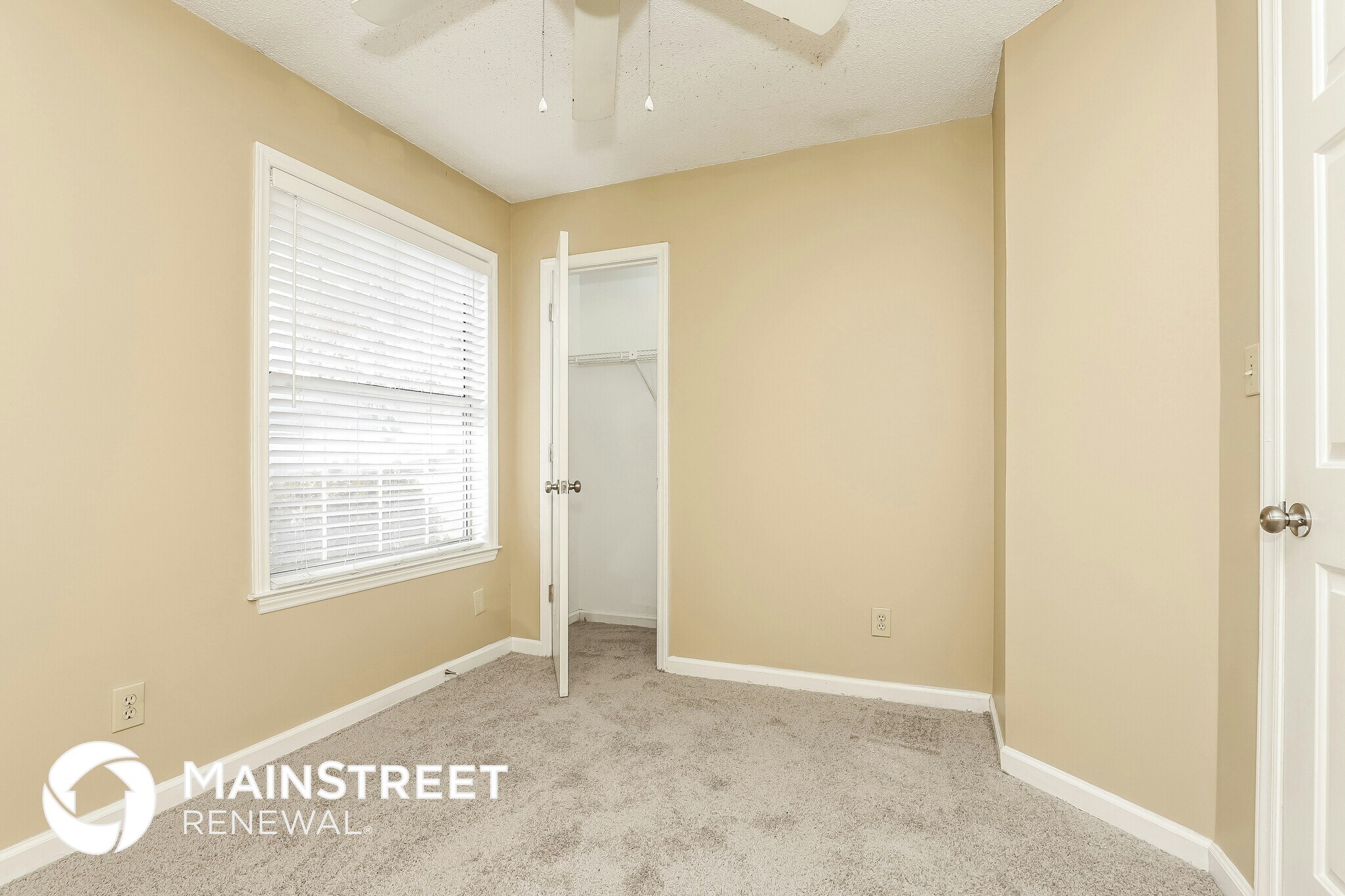 Building Photo - 400 Amberly Dr