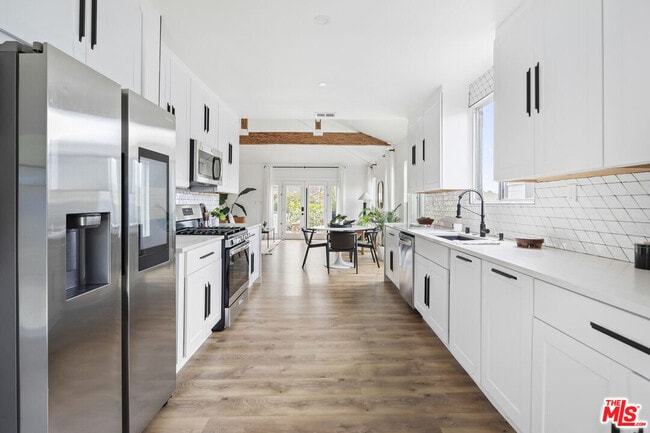 Building Photo - 2815 S Holt Ave