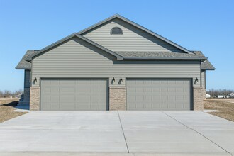 Building Photo - 2110/12 E Cedar Tree St