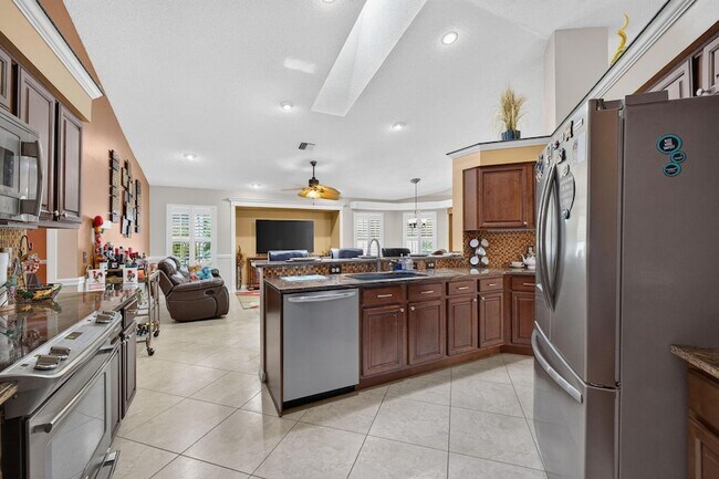 Building Photo - 3077 SE Galt Cir