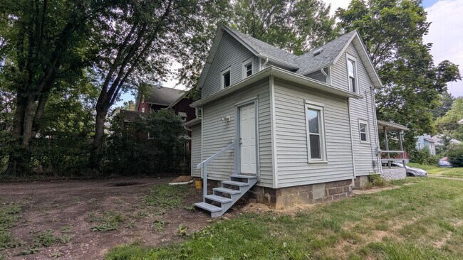 Building Photo - Newly renovated two-bedroom, one-bath home in Canton