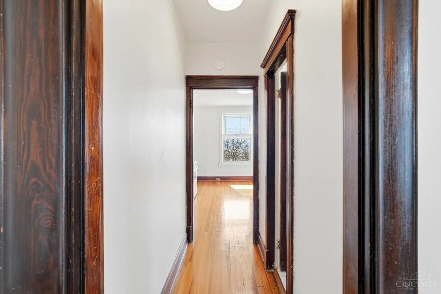 Building Photo - 535 Klotter Ave