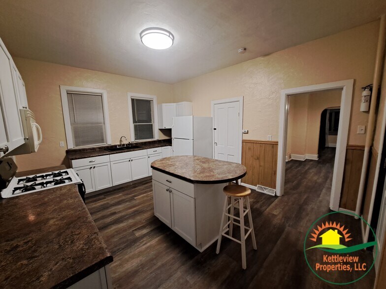 Kitchen - 707 State Street