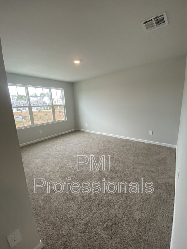 Building Photo - 4140 Feetham Dr