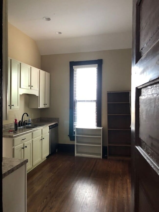 Building Photo - Great historical home! PRICE LOWERED to $2...