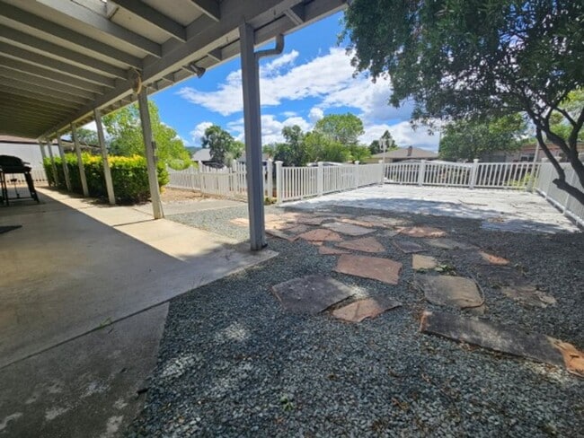 Building Photo - Lake View Rental available now