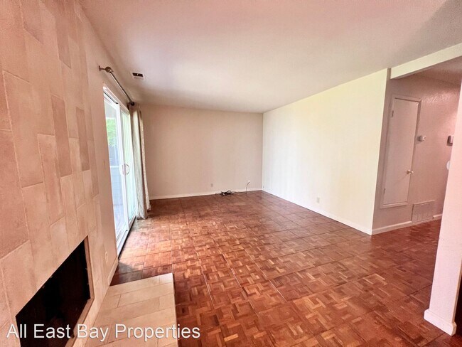 Building Photo - 2 br, 1 bath House - 14 Emery Bay Drive,