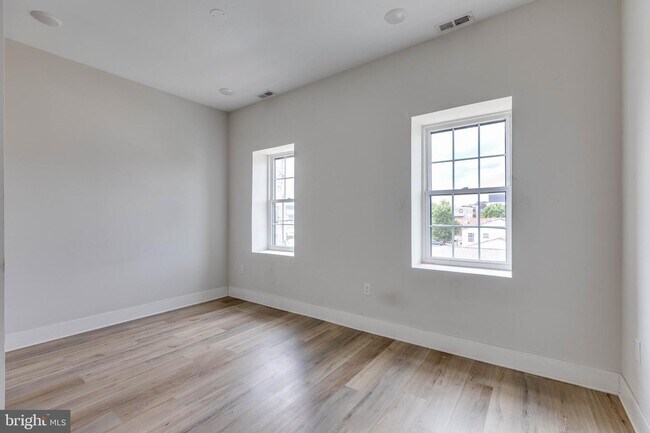 Building Photo - 1535 N 6th St