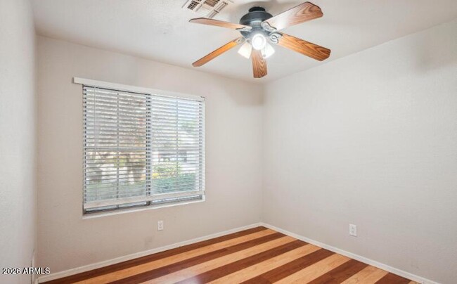 Building Photo - 309 E Mesquite St