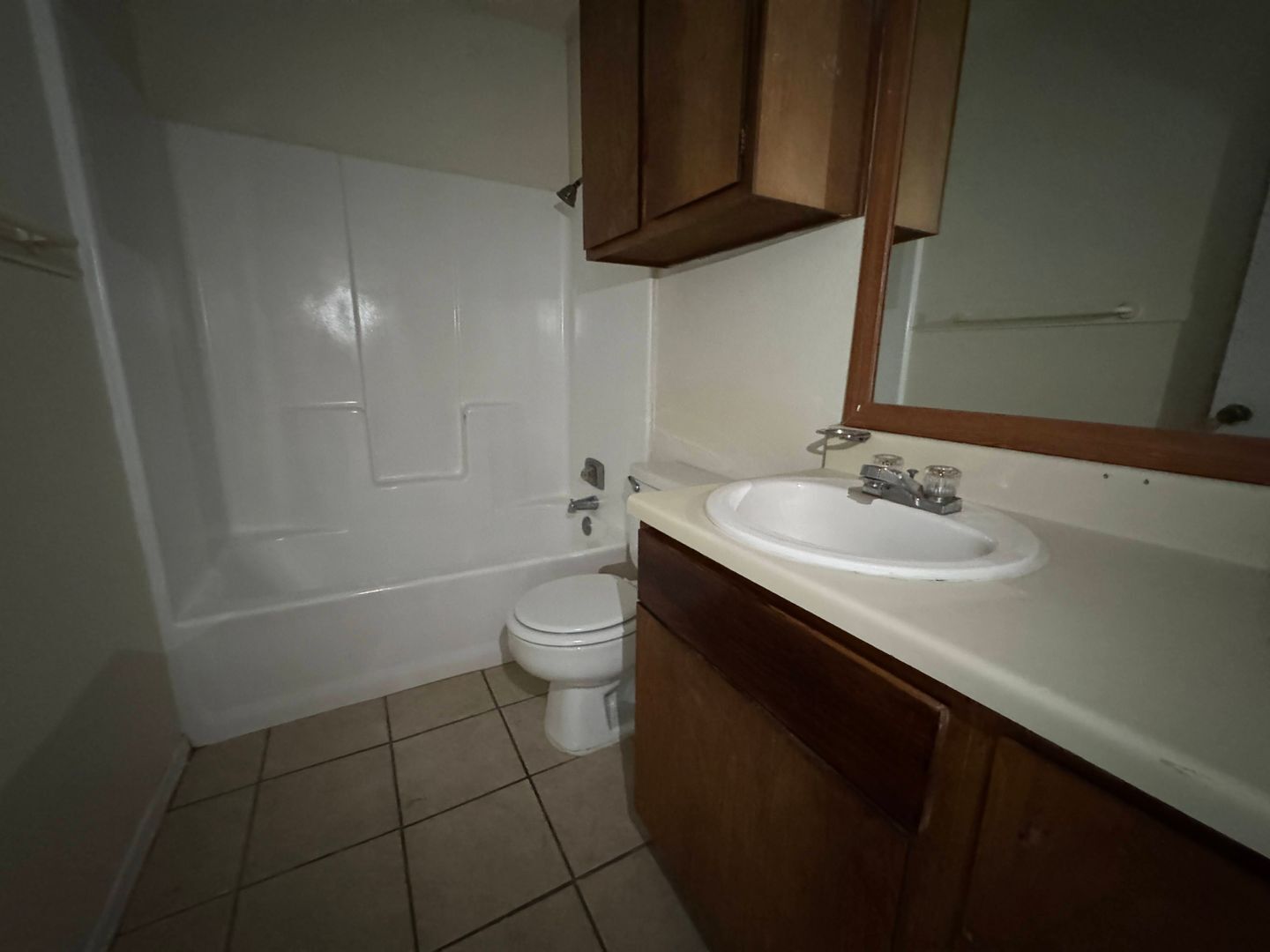 Building Photo - 2010 Cedarhill Dr