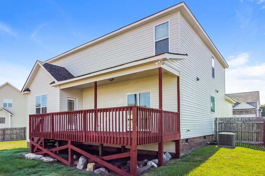 Building Photo - 45 Oakton Dr