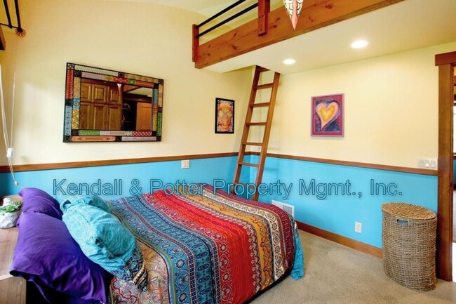 Building Photo - 508 Escalona Dr