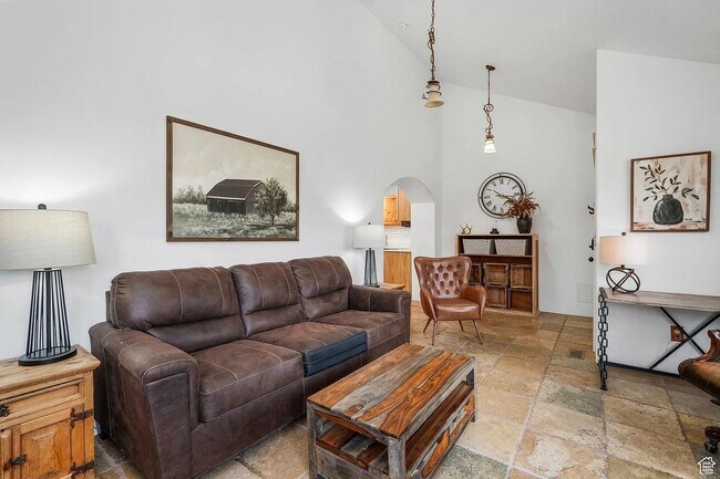 Building Photo - Scenic Mountain View Rental Minutes from Shopping & Trails!