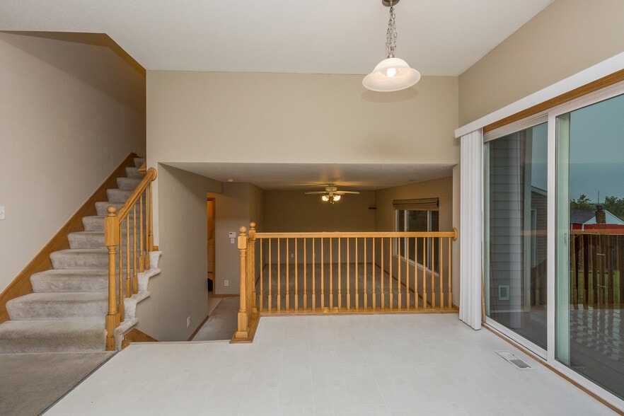 Kitchen 3 - 505 SE Crabapple Dr