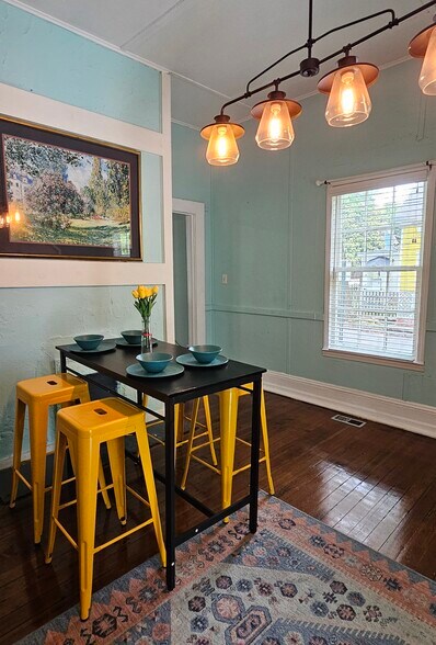 Nice bright and colorful kitchen with windows! - 607 Gaskill St SE