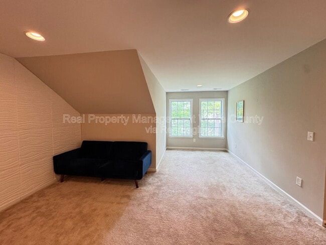 Building Photo - 166 Gulley Glen Dr