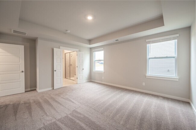 Building Photo - **BE THE LUCKY ONE TO LIVE IN THIS BEAUTIFUL HOME IN THE DESIRABLE SAWGRASS NEIGHBORHOOD IN SPRIN...