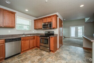 124 N Hyland #305 | Kitchen - Triangle Apartments