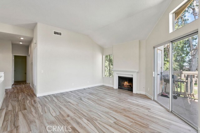 Building Photo - 5 Silver Glade Dr