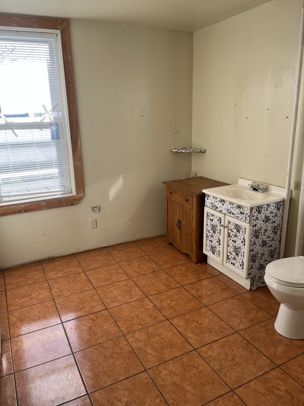 Building Photo - 19 Locust St