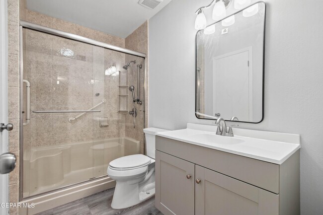 Building Photo - 200 S Maryland St