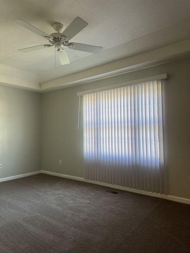 Building Photo - Beautiful 3 Bedroom 2.5 Bath Single Family...