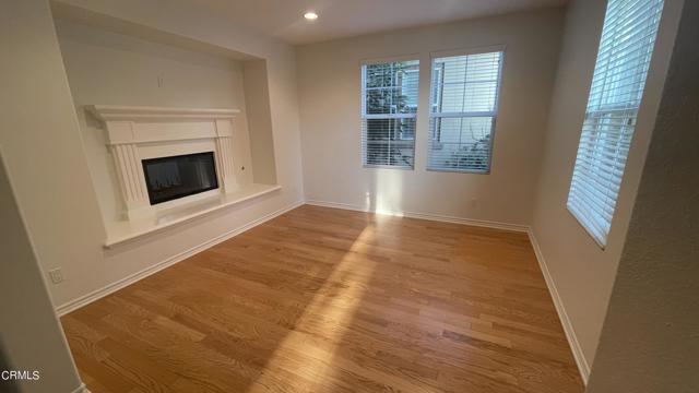 Building Photo - 8242 Platinum St
