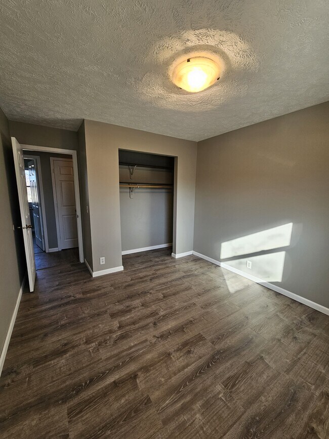 Building Photo - 13876 V St