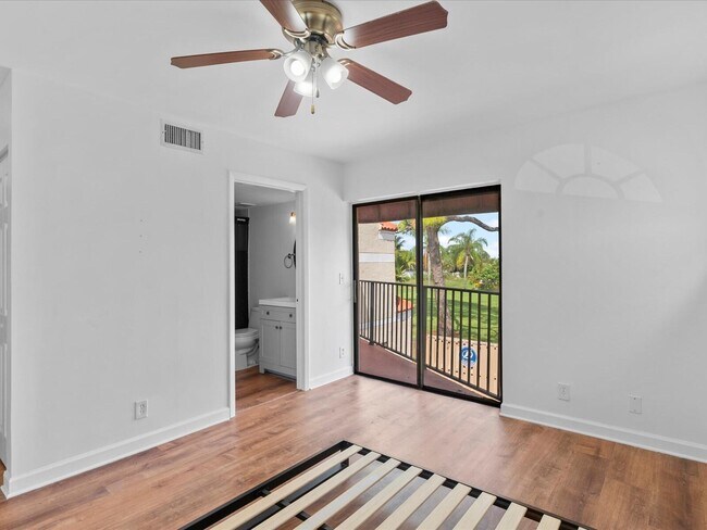 Building Photo - 4025 Village Dr