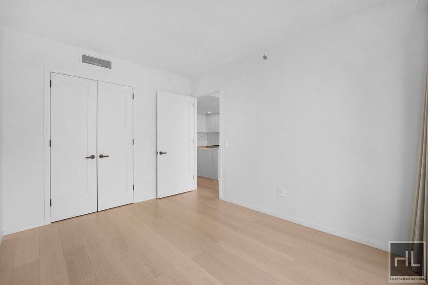 Building Photo - 45th Road