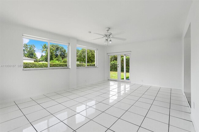 Building Photo - 6050 SW 44th Terrace