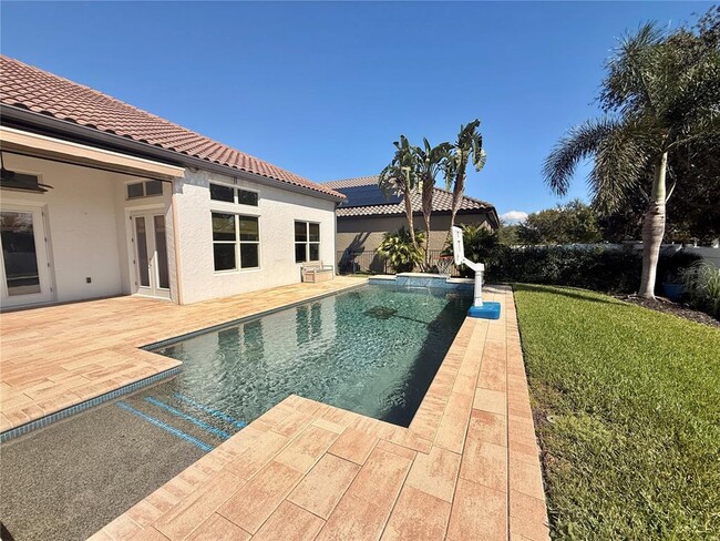 Building Photo - 11646 Hampstead St