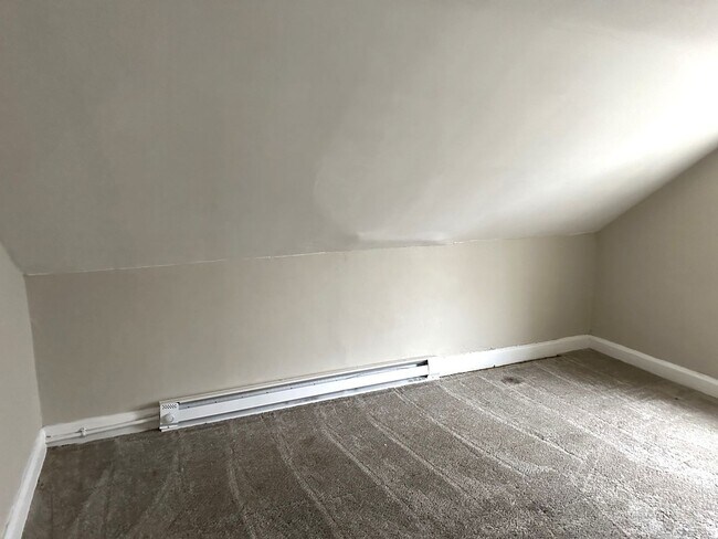 Building Photo - 425 Highland Ave