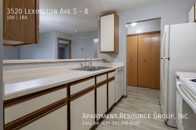 Building Photo - 3520 Lexington Ave S