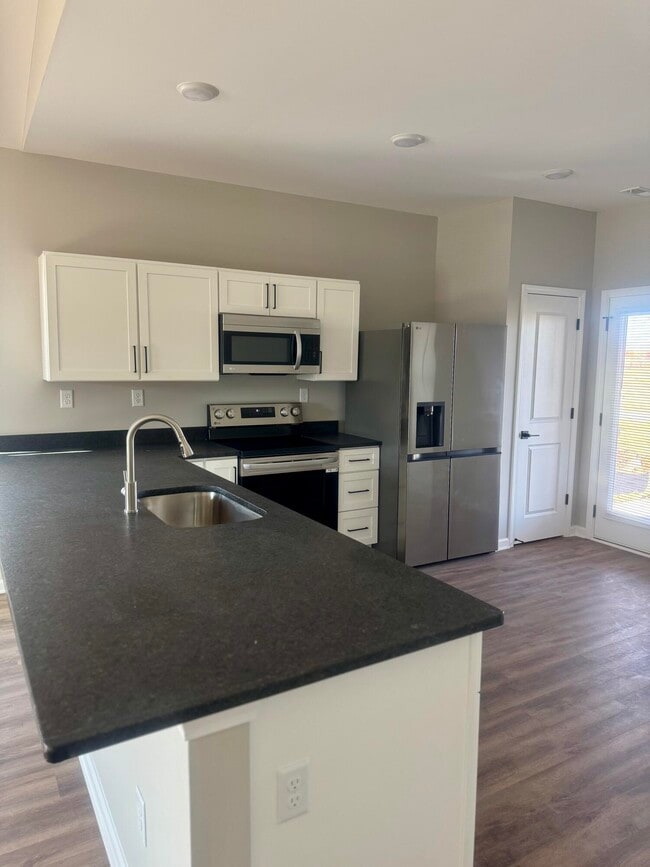 Building Photo - 104 Sidewinder Dr