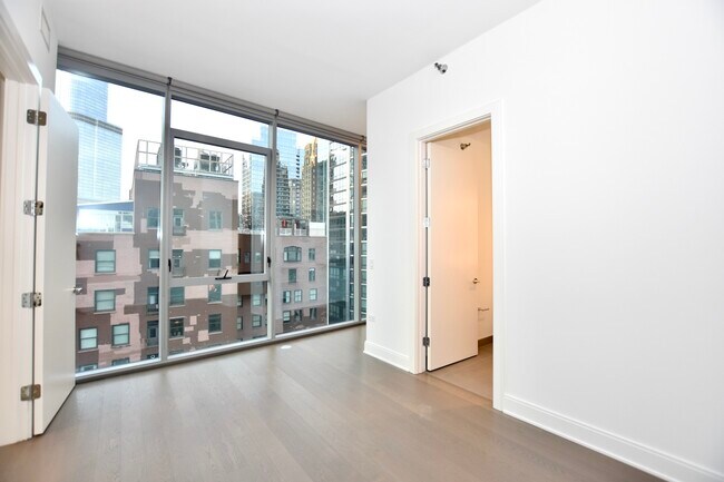 Building Photo - 60 E Randolph St