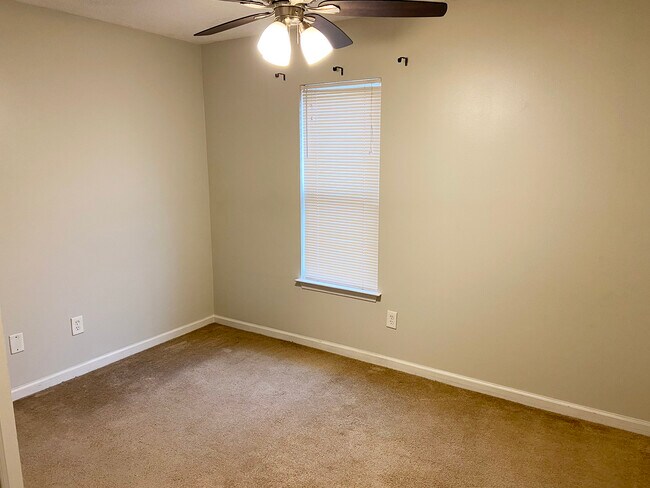 Building Photo - 2526 Sapling Cir