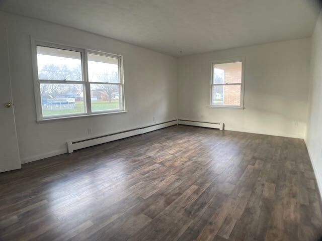 Building Photo - Remodeled Duplex unit in Metamora