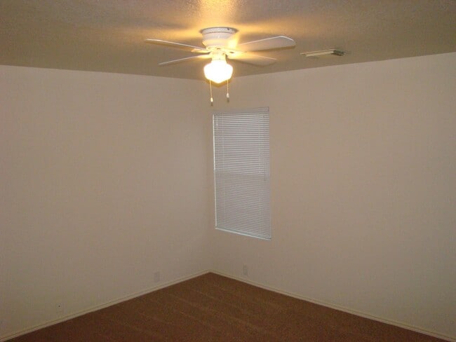 Building Photo - 23855 Pebworth Pl