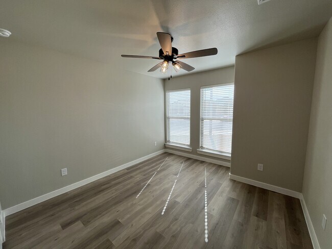 Building Photo - 3611 Urbana Pl