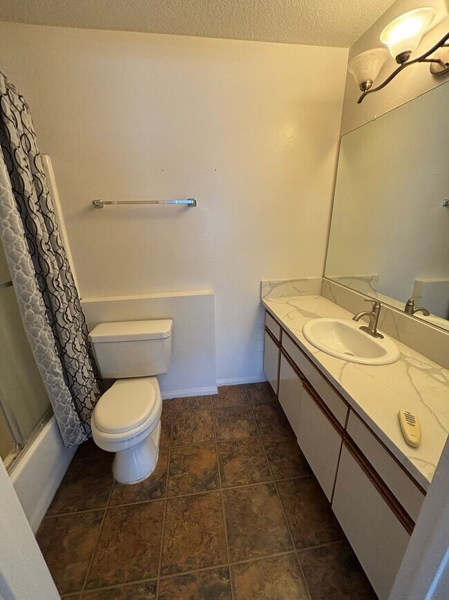 Building Photo - 10208 Pinewood Ave