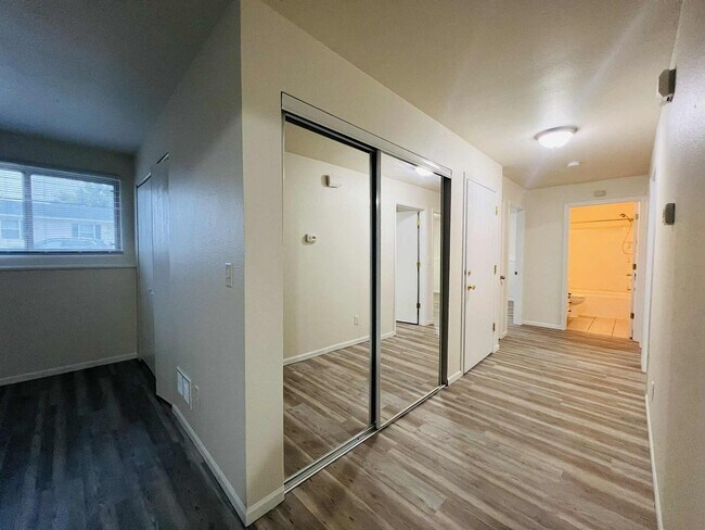 Building Photo - KHR-2708-48-S