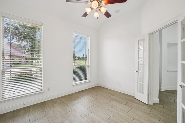 Building Photo - 1616 Downing Dr
