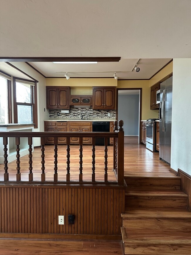 Building Photo - 776 Meadowbrook Ave